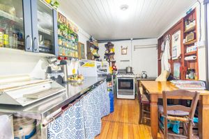Image 15 - 893968