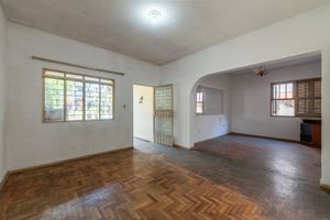 Image 7 - 893970