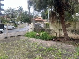 Image 1 - 893970