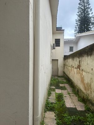 Image 12 - 893970