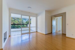 Image 1 - 893972