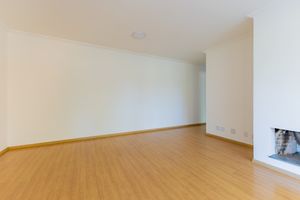 Image 7 - 893972