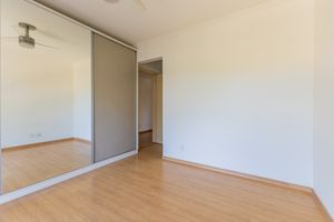 Image 10 - 893972