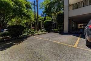 Image 25 - 893972