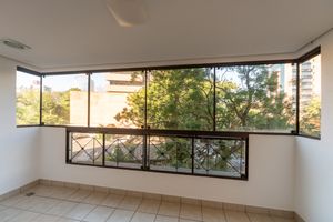Image 6 - 893972