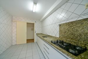 Image 8 - 893972