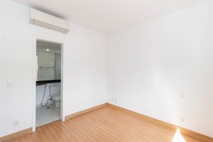 Image 9 - 893973
