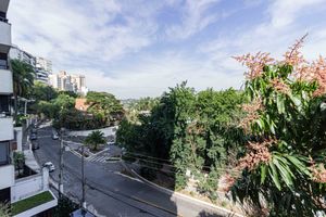 Image 3 - 893975