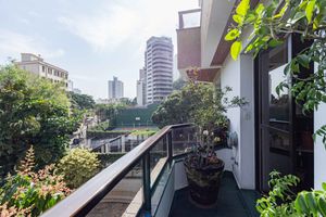 Image 2 - 893975