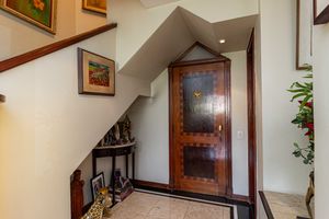Image 9 - 893975