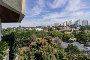 Image 28 - 893975