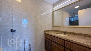 Image 13 - 893989