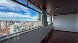 Image 17 - 893989