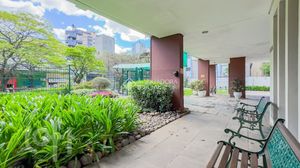 Image 6 - 893989