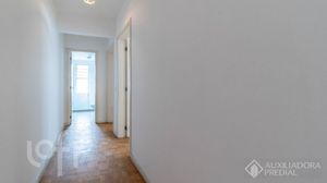 Image 6 - 893990