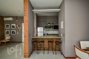 Image 39 - 893996