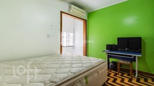 Image 9 - 893997