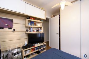 Image 9 - 894009