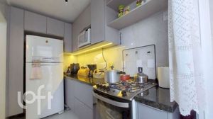 Image 3 - 894009