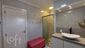Image 13 - 894011