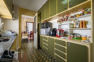 Image 6 - 894015