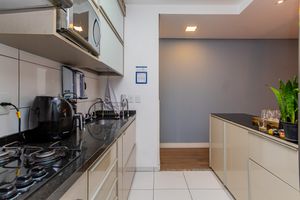 Image 13 - 894045