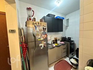 Image 11 - 894055