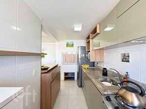 Image 10 - 894062