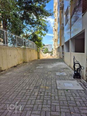 Image 3 - 894085
