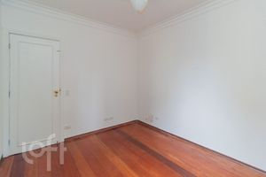 Image 16 - 894099