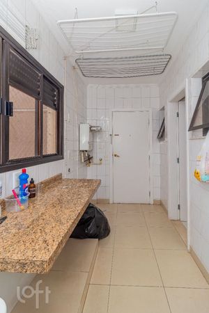 Image 11 - 894099