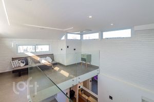 Image 4 - 894101