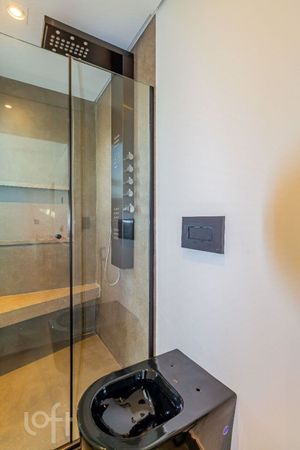 Image 3 - 894101