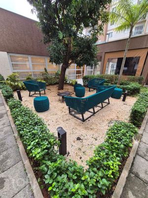 Image 8 - 894105