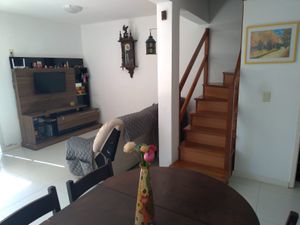 Image 7 - 894109