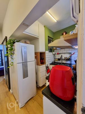 Image 3 - 894122