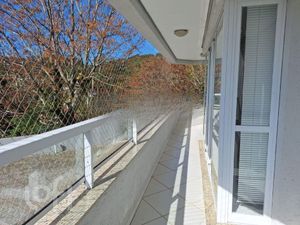 Image 5 - 894132