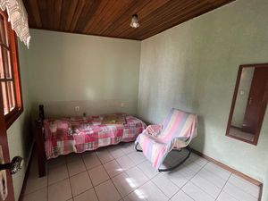 Image 10 - 894144
