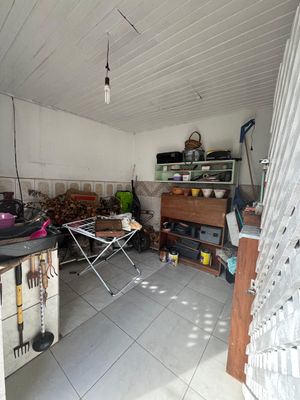 Image 20 - 894144