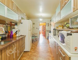Image 4 - 894149