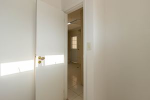 Image 61 - 894155