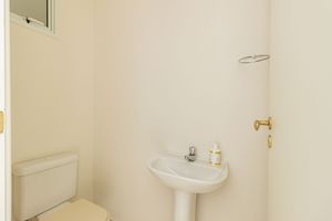 Image 70 - 894155