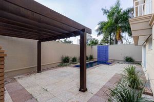 Image 8 - 894155