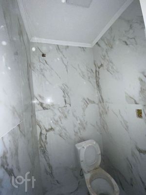Image 4 - 894162