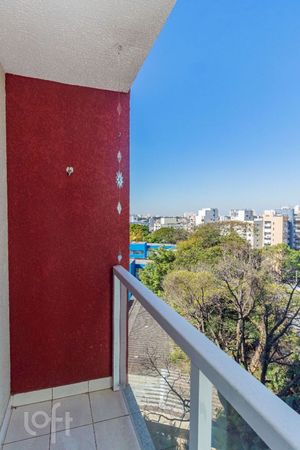 Image 4 - 894163