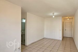 Image 1 - 894163