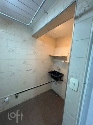 Image 1 - 894165