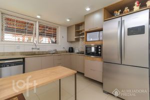 Image 21 - 894169