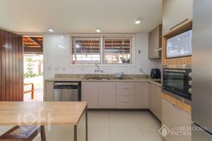 Image 24 - 894169