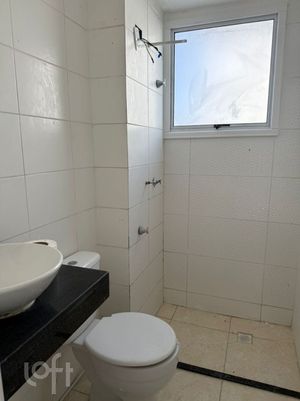 Image 4 - 894172